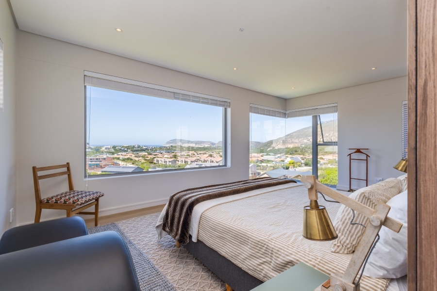 4 Bedroom Property for Sale in Whale Rock Western Cape